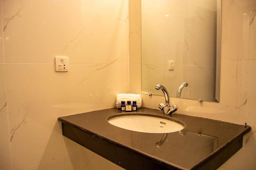 The Roomy Lodge, Murree